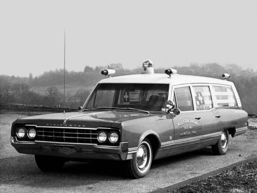 Oldsmobile 98 Cotington Ambulance by Cotner-Bevington '1965